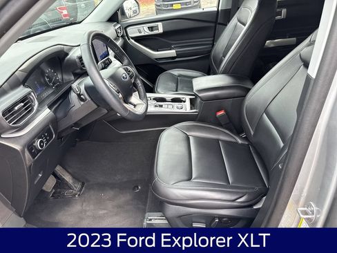 Used 2023 Ford Explorer XLT w/ Equipment Group 202A AWD/4WD image 14