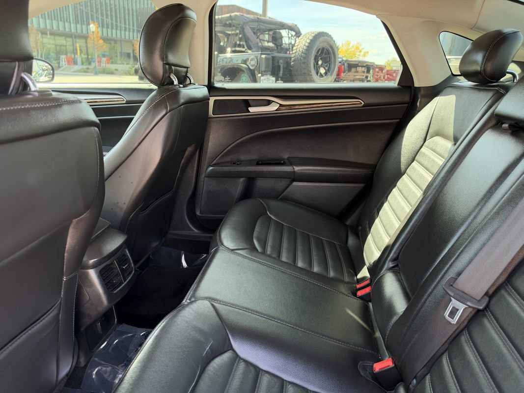 Used 2014 Ford Fusion SE w/ Equipment Group 202A FWD image 23