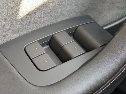 Used 2023 Tesla Model Y Long Range image 17