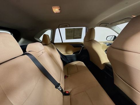 Used 2019 Toyota RAV4 LE w/ All Weather Liner Package AWD/4WD image 25