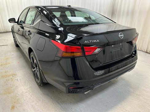 New 2025 Nissan Altima 2.5 SR image 2