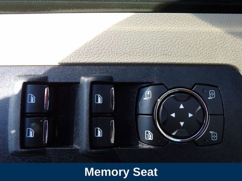 Used 2019 Ford F150 Lariat w/ Trailer Tow Package image 10