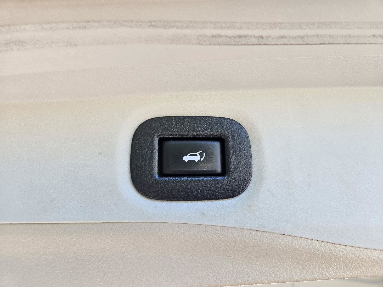 Used 2018 Nissan Rogue SL w/ Premium Package AWD/4WD image 10