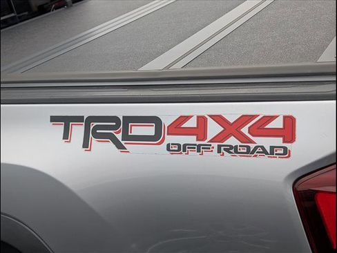 Used 2020 Toyota Tacoma TRD Off-Road image 9