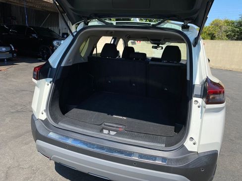 Used 2023 Nissan Rogue SV image 27