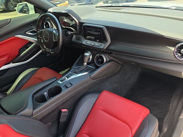 Used 2017 Chevrolet Camaro LT RWD image 9