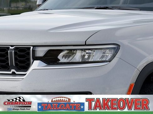 New 2026 Jeep Grand Cherokee Limited AWD/4WD image 10
