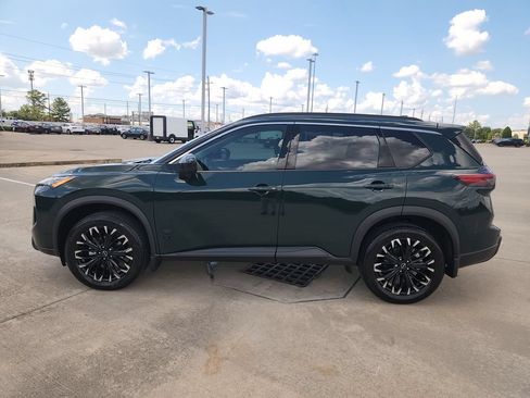 Certified 2026 Nissan Rogue Dark Armor FWD image 8