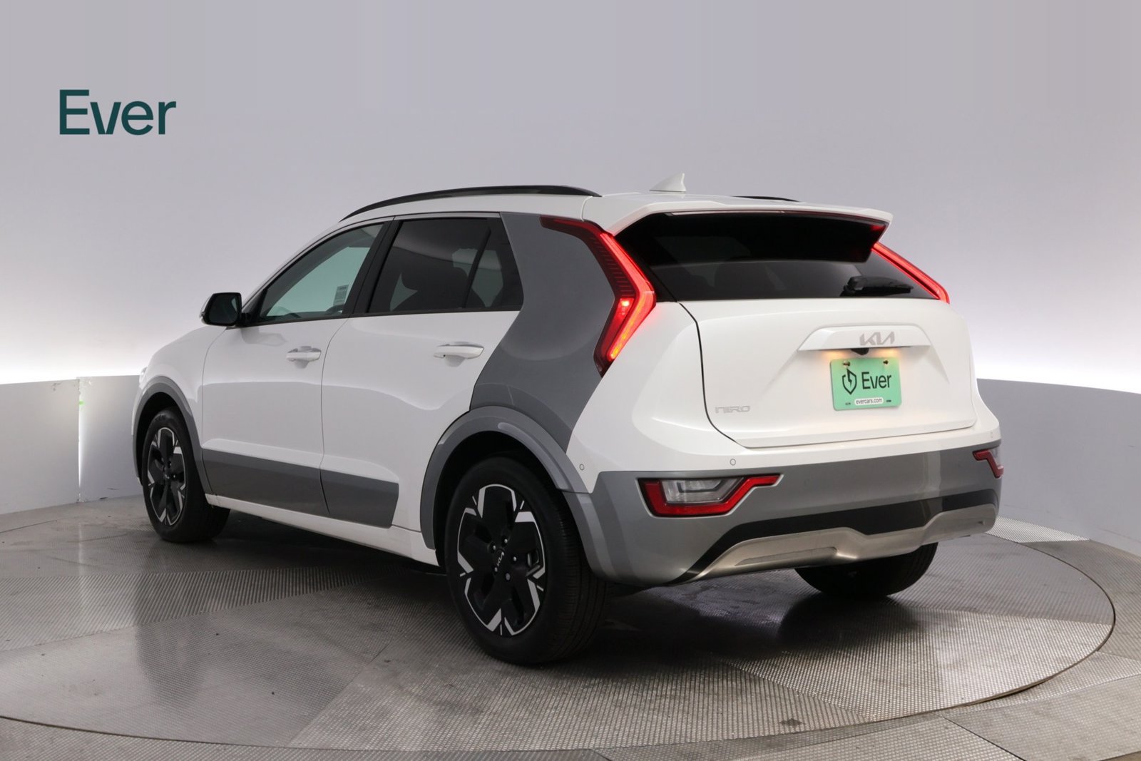 Used 2024 Kia Niro Wave w/ Wave Preserve Package FWD image 17