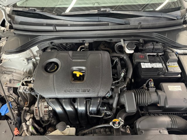 Used 2020 Hyundai Elantra Value Edition w/ Cargo Package (C1) FWD image 6