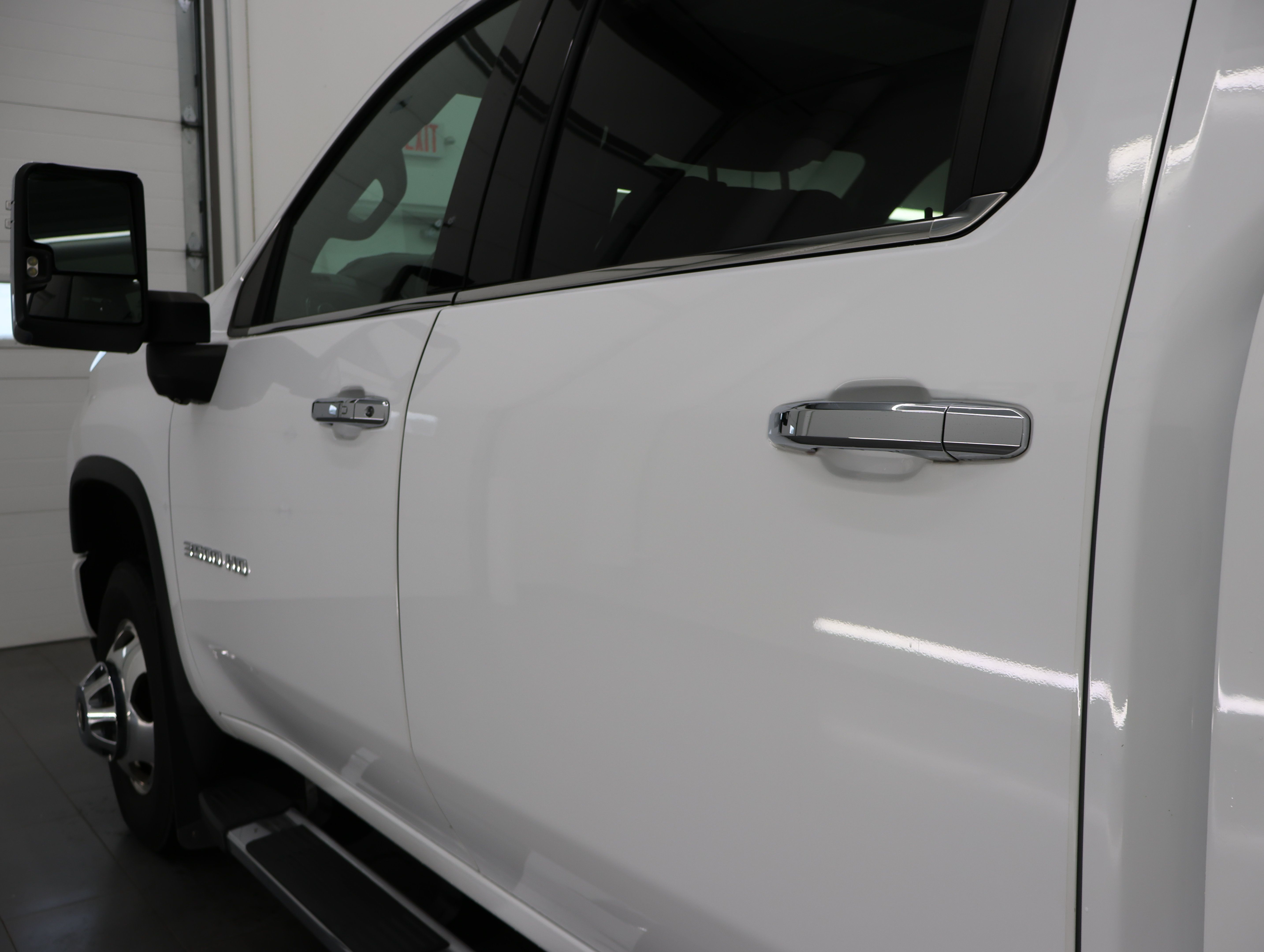 Used 2022 Chevrolet Silverado 3500 High Country w/ Snow Plow Prep/Camper Package AWD/4WD image 41
