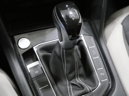 Used 2025 Volkswagen Taos SE image 22