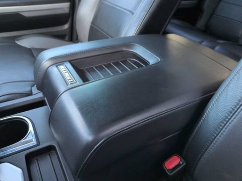 Used 2018 Toyota Tundra Limited w/ Limited Premium Package AWD/4WD image 18
