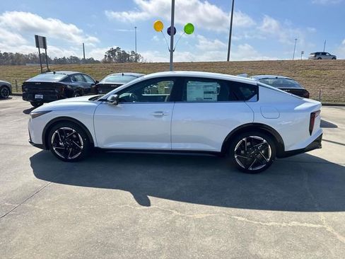 New 2026 Kia K4 GT-Line image 5