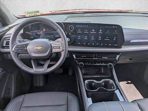 New 2026 Chevrolet Traverse LT w/ Sun and Wheel Package FWD image 14