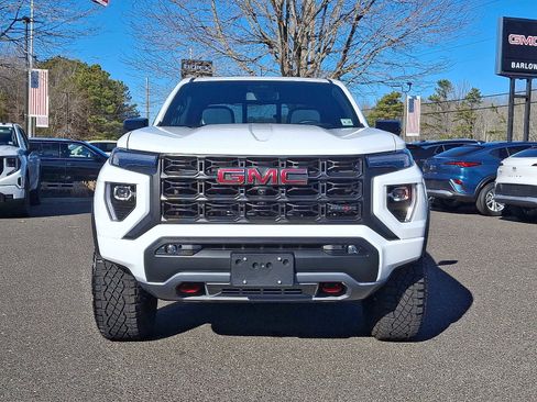 Used 2025 GMC Canyon AT4 w/ AT4X Package image 2