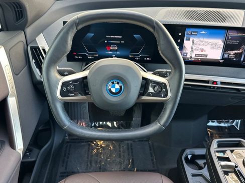 Used 2023 BMW iX xDrive50 image 15