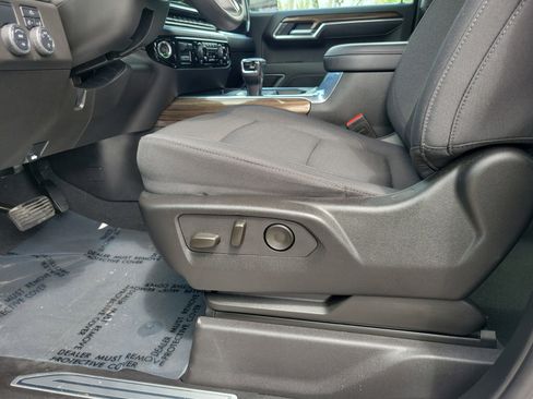 Used 2025 Chevrolet Silverado 1500 LT image 13