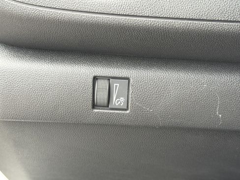 Used 2026 Chevrolet Colorado W/T RWD image 36