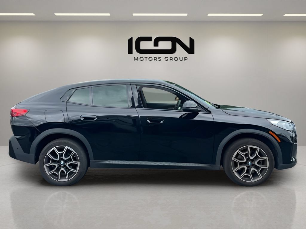 Used 2026 BMW X2 xDrive28i AWD/4WD image 6