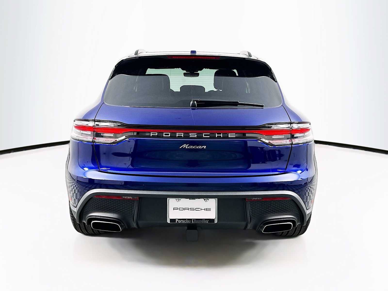 Used 2026 Porsche Macan AWD/4WD image 10