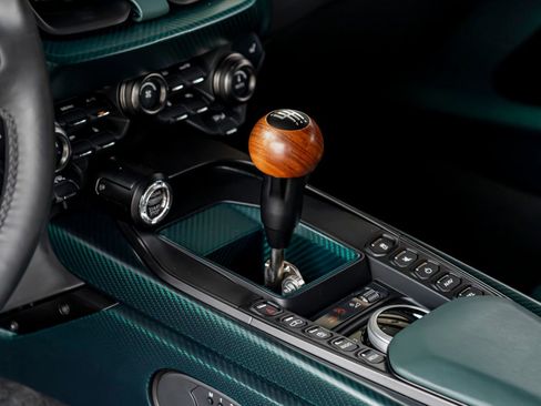 Used 2024 Aston Martin Valour RWD image 22