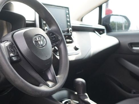 Used 2021 Toyota Corolla LE image 12