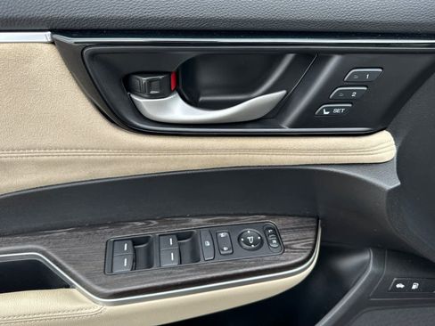 Certified 2018 Honda Clarity Touring image 11