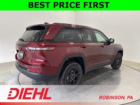 New 2025 Jeep Grand Cherokee Altitude image 7