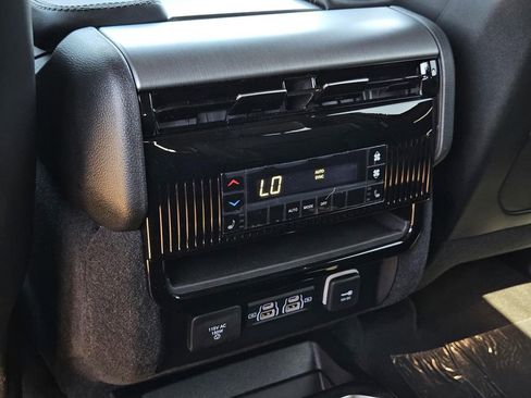 New 2025 Jeep Wagoneer Series II w/ Premium Group I image 23