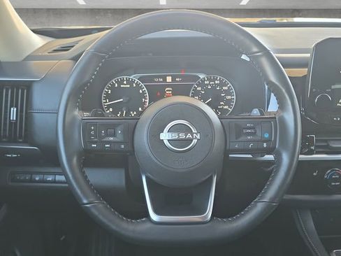 Used 2025 Nissan Pathfinder SL image 21