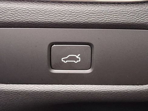 Certified 2023 Volvo XC60 B5 Ultimate w/ Climate Package AWD/4WD image 26