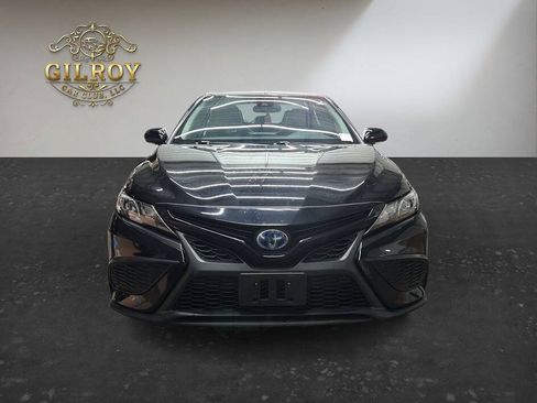 Used 2021 Toyota Camry SE w/ Audio Upgrade Package FWD image 2