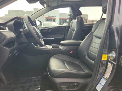 Certified 2021 Toyota RAV4 XLE Premium AWD/4WD image 23