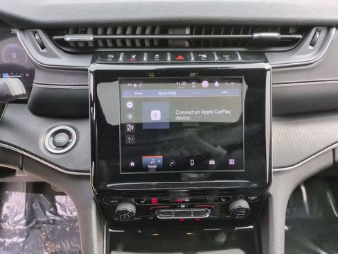 Used 2023 Jeep Grand Cherokee Altitude image 27