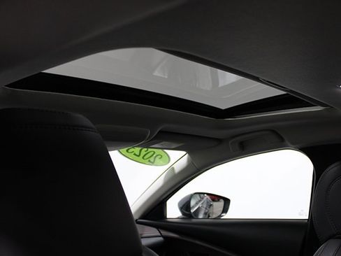 Used 2023 MAZDA CX-30 AWD 2.5 S w/ Premium Package image 10