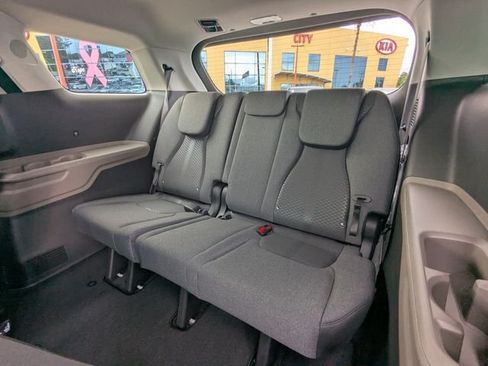 New 2027 Kia Carnival LX FWD image 15