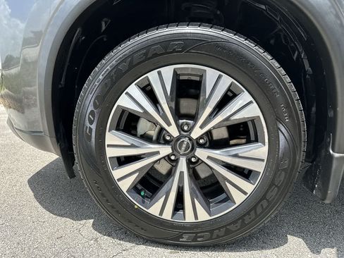 Used 2023 Nissan Rogue SV FWD image 13