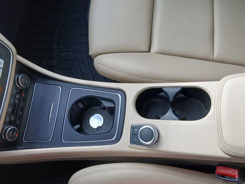 Used 2018 Mercedes-Benz GLA 250 GLA 250 Sport Utility 4D image 24