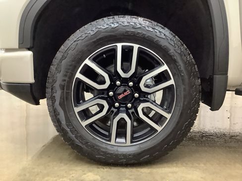 New 2026 GMC Sierra 1500 AT4 w/ AT4 Premium Package AWD/4WD image 29