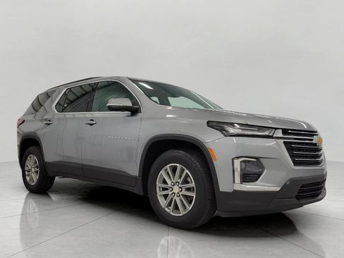 Certified 2023 Chevrolet Traverse LT image 1