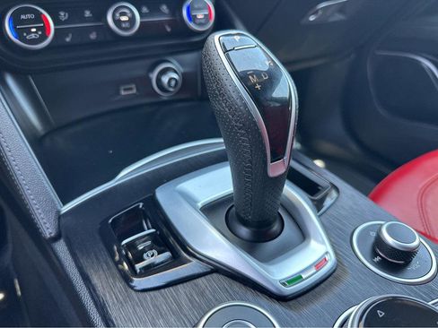 Used 2023 Alfa Romeo Stelvio Sprint RWD image 28
