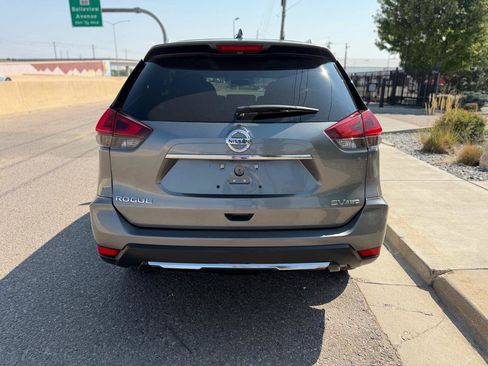 Used 2018 Nissan Rogue SV AWD/4WD image 3