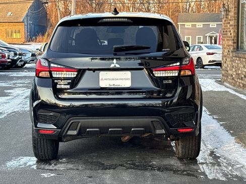 Used 2025 Mitsubishi Outlander Sport LE image 4