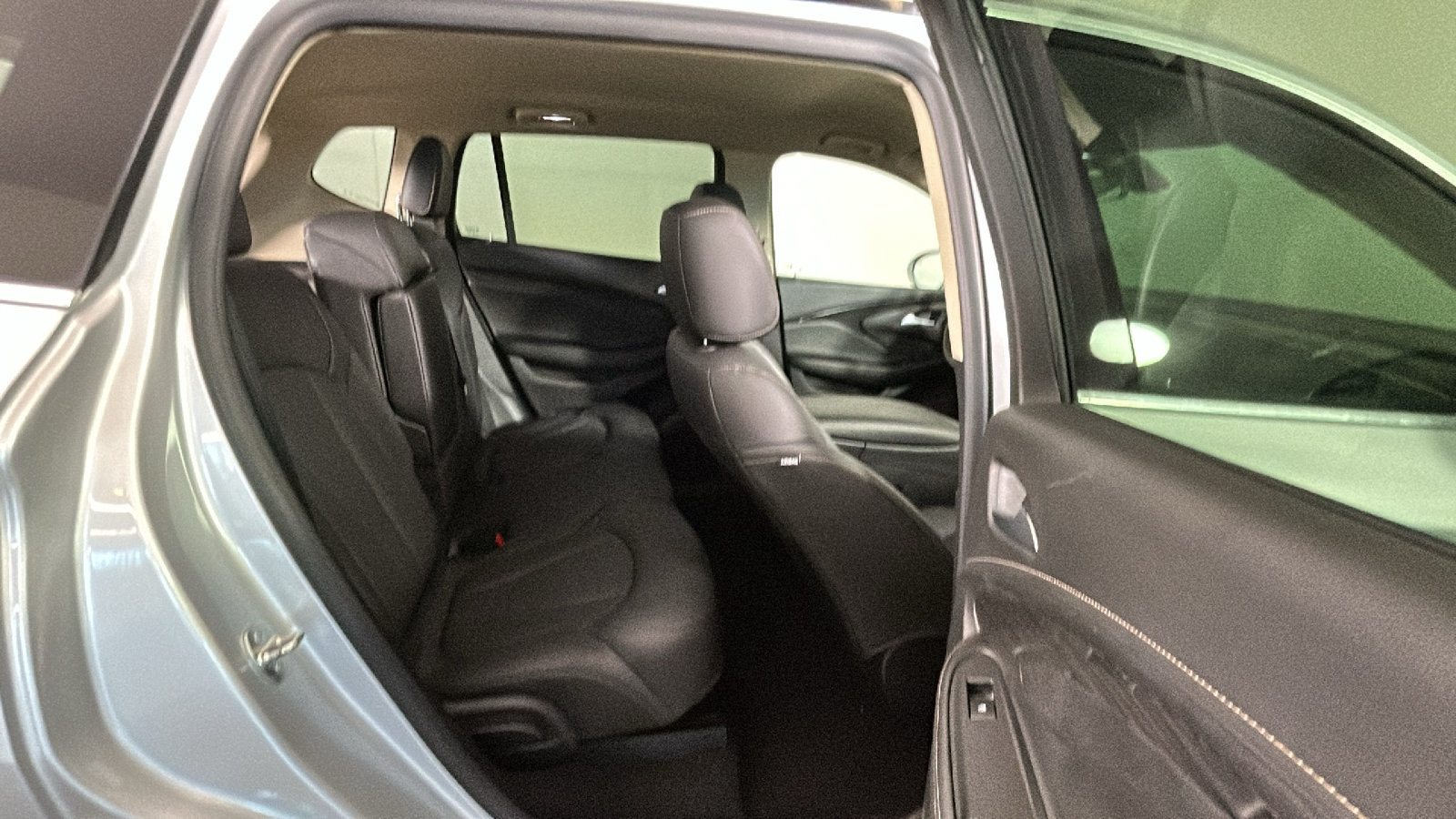 Used 2017 Buick Envision Essence AWD/4WD image 34