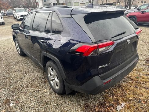 Used 2019 Toyota RAV4 XLE w/ Convenience Package image 6