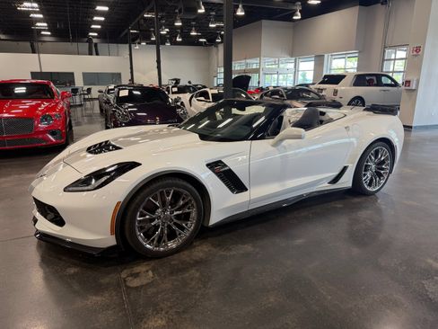 Used 2016 Chevrolet Corvette Z06 w/ 3LZ Preferred Equipment Group RWD image 2