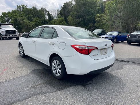 Used 2015 Toyota Corolla LE FWD image 3