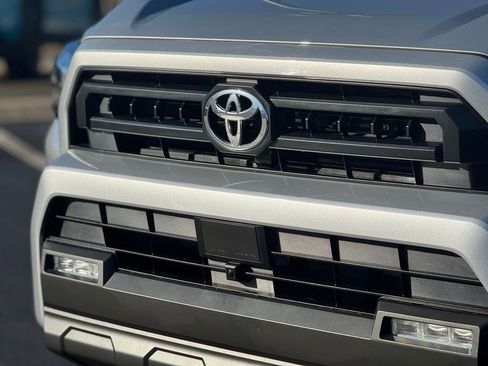 Used 2025 Toyota 4Runner SR5 image 9