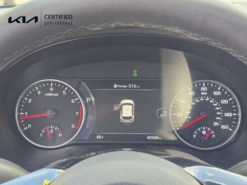 Certified 2022 Kia Seltos SX w/ Sunroof Package AWD/4WD image 24